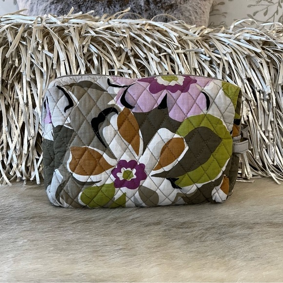 VERA BRADLEY Watercolor 2012 Large Plastic Lined Travel Cosmetic Case Lavender - Picture 4 of 10